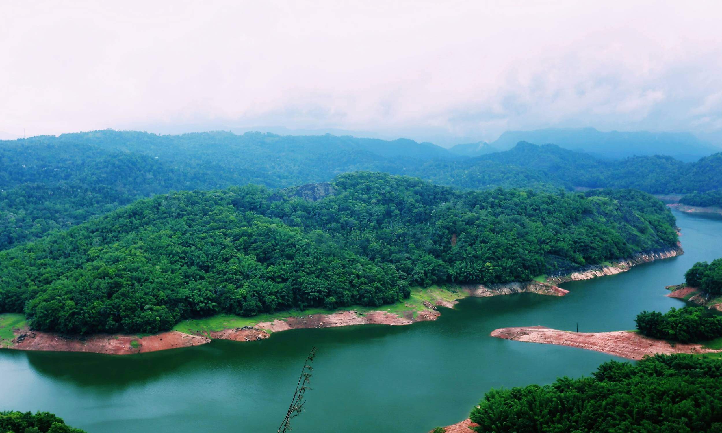 Munnar Lake Kerala