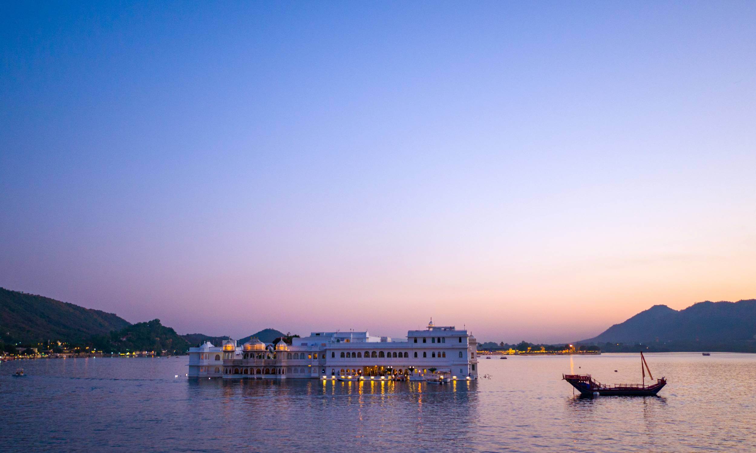 Udaipur Lakes - Rajasthan India Tour